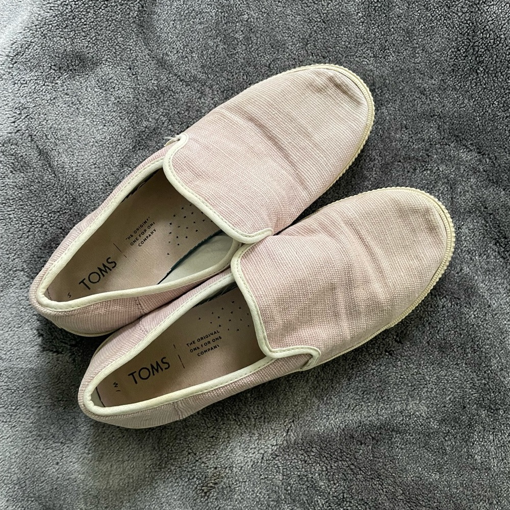 Light pink slip on cute Tom’s